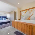 Lavanta - Private Pool & Jacuzzi -