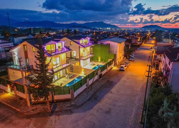 Lavanta - Private Pool & Jacuzzi - フェティエ