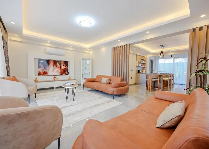 Lavanta - Private Pool & Jacuzzi - フェティエ